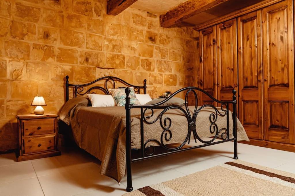 Enchanting 2Bdr Townhouse In Valletta Centre! Exterior foto